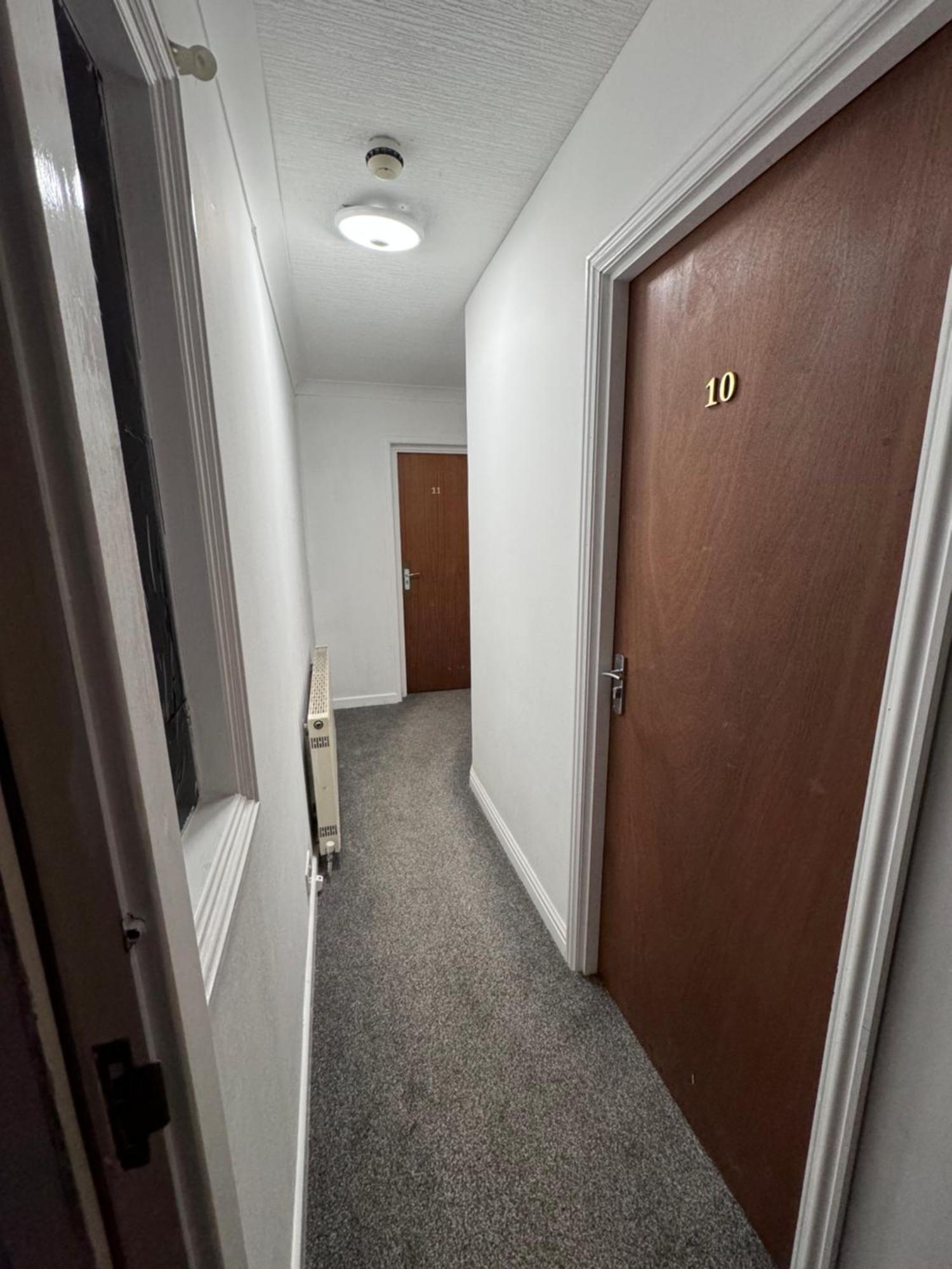 All Seasons Gatwick Guest House & Parking Horley Dış mekan fotoğraf