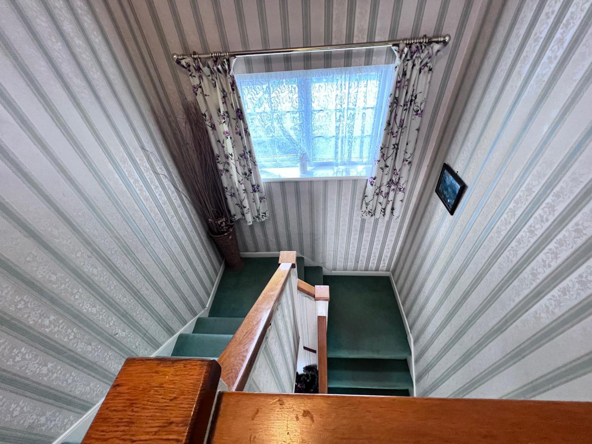 All Seasons Gatwick Guest House & Parking Horley Dış mekan fotoğraf