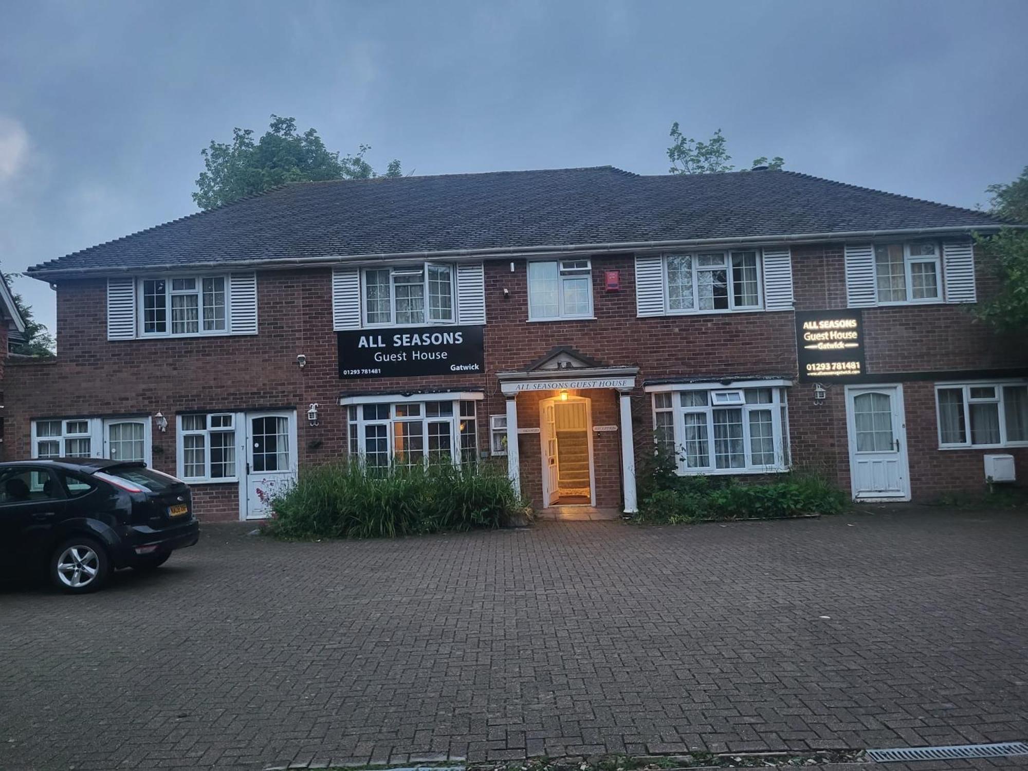 All Seasons Gatwick Guest House & Parking Horley Dış mekan fotoğraf